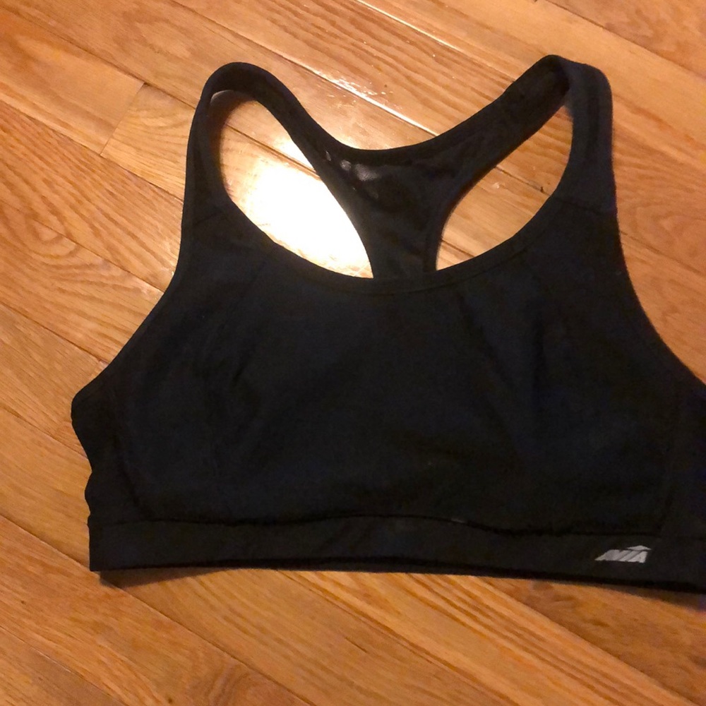 Black AVIA sports bra